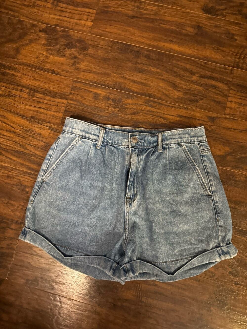 New American Eagle Shorts Sz 4 Mom Shorts Jeans